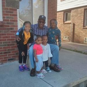 Meet your Posher, Dee